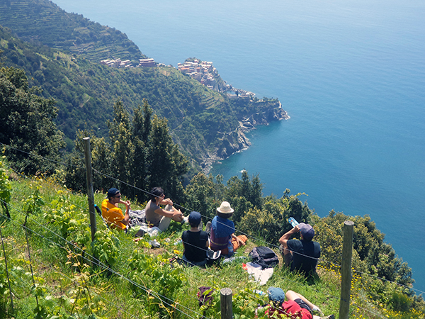 hikers having a pic-nic along the path to vernazza