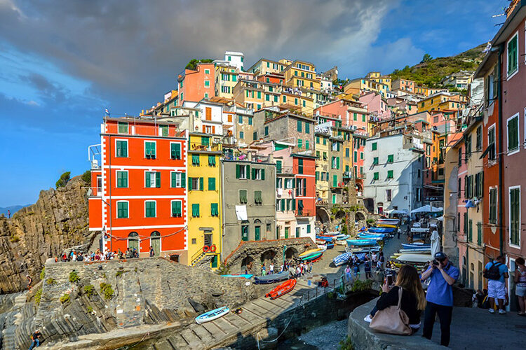 riomaggiore, picture of the village from the marina