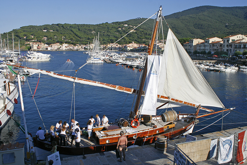 5 terre private boat tour