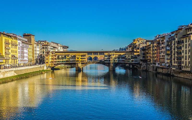 Ponte vecchio oldest bridge of florence