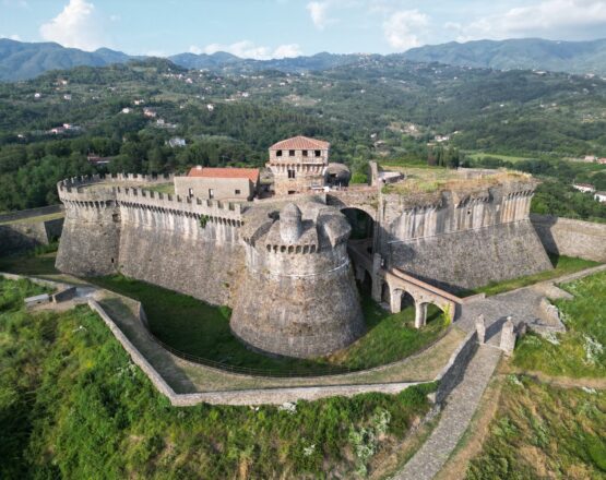 Sarzana, foto aerea della fortezza di sarzanello